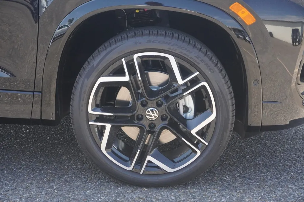 2026 Volkswagen Tiguan SEL R-Line Turbo