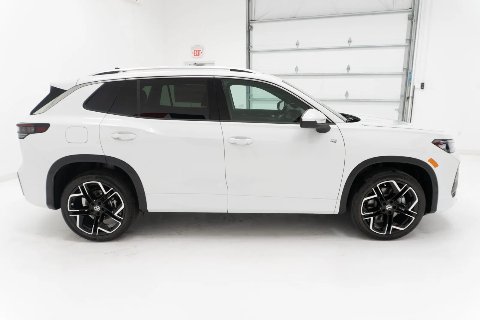 2026 Volkswagen Tiguan SEL R-Line Turbo 2026 Volkswagen Tiguan SEL R-Line Turbo