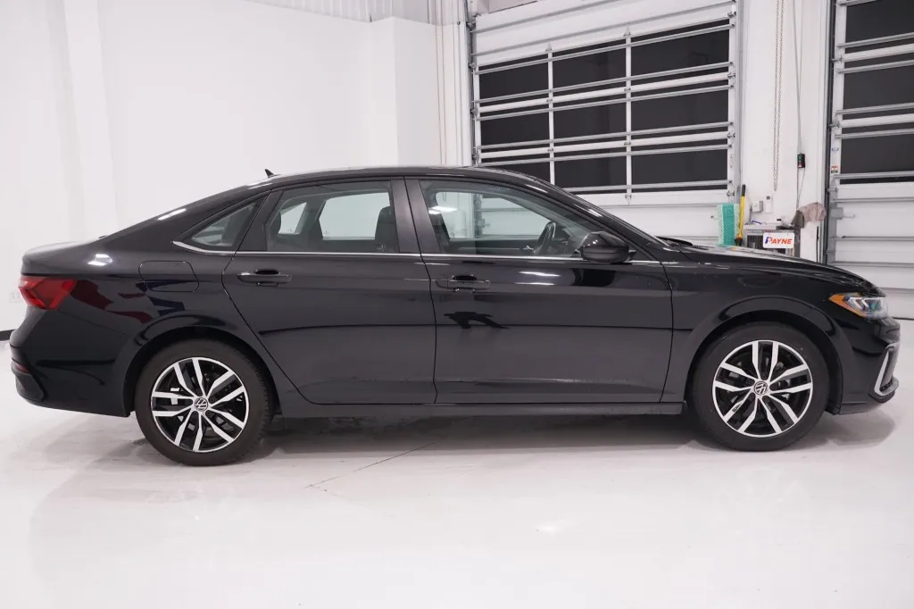 2025 Volkswagen Jetta SE