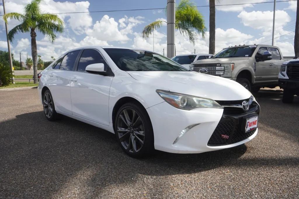 2017 Toyota Camry SE