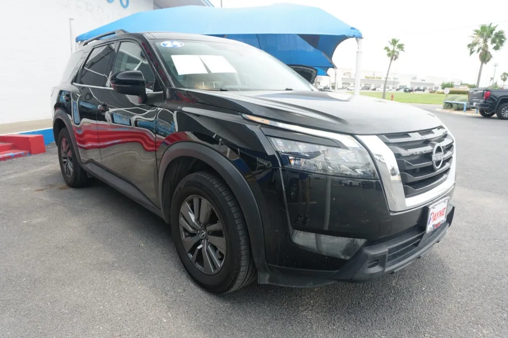 2024 Nissan Pathfinder SV