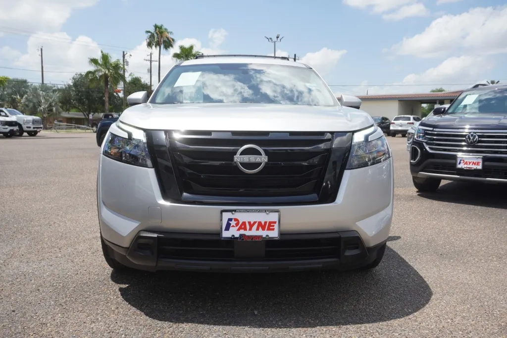 2024 Nissan Pathfinder SV