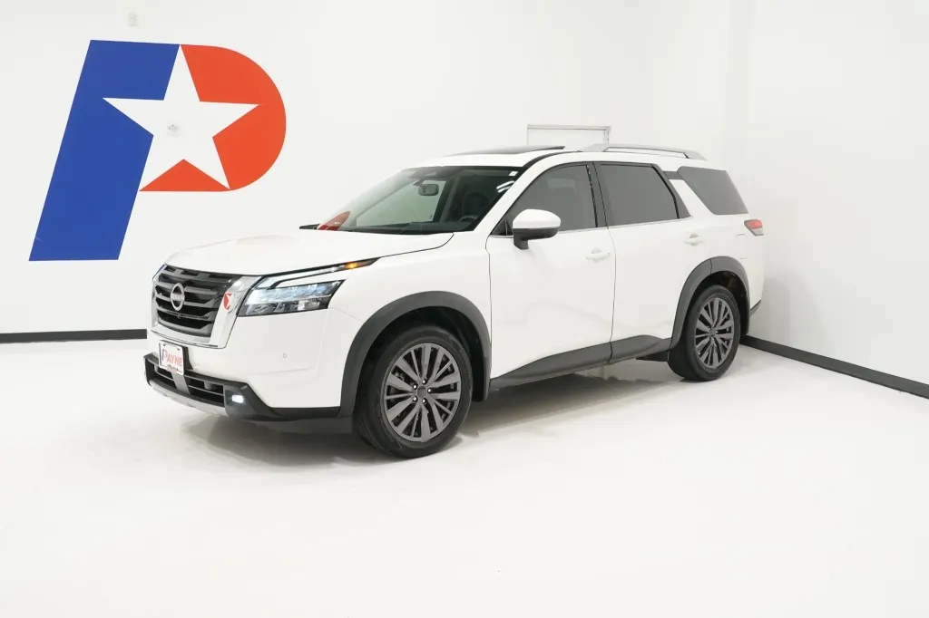 2022 Nissan Pathfinder SL
