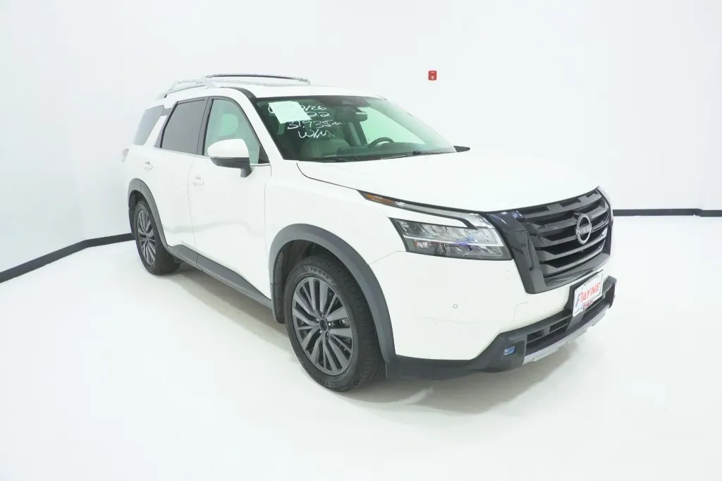 2022 Nissan Pathfinder SL