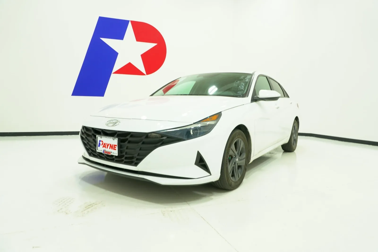 2022 Hyundai Elantra SEL's photo