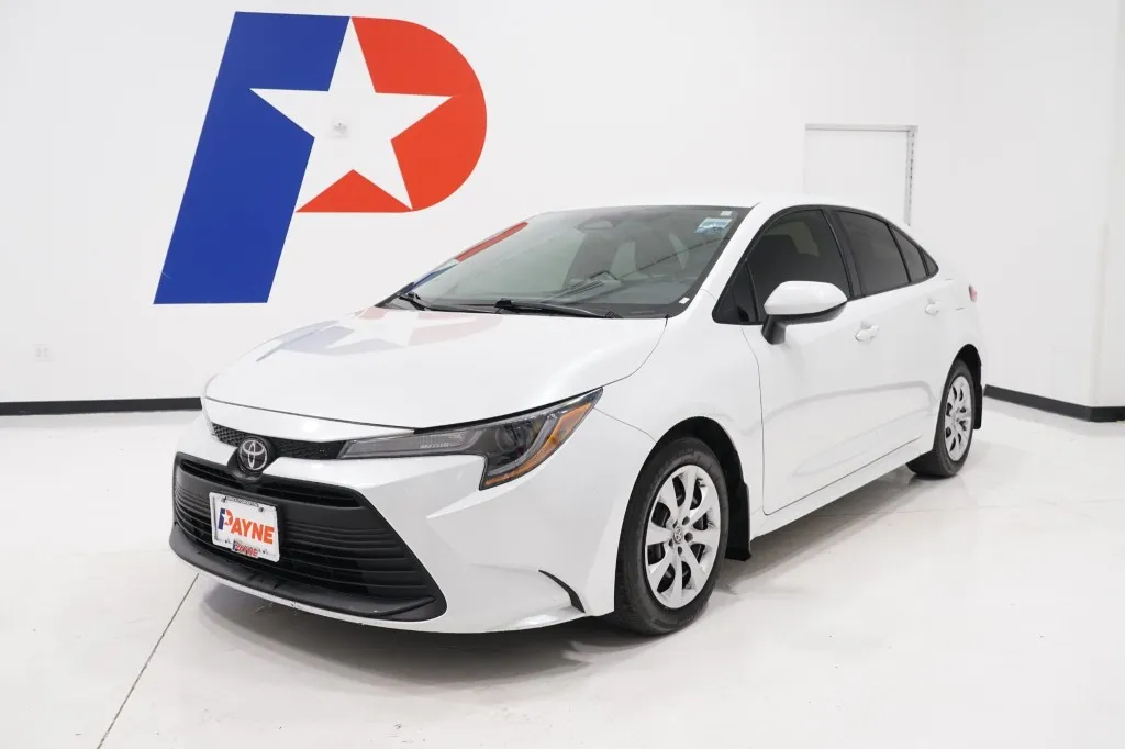 2025 Toyota Corolla LE