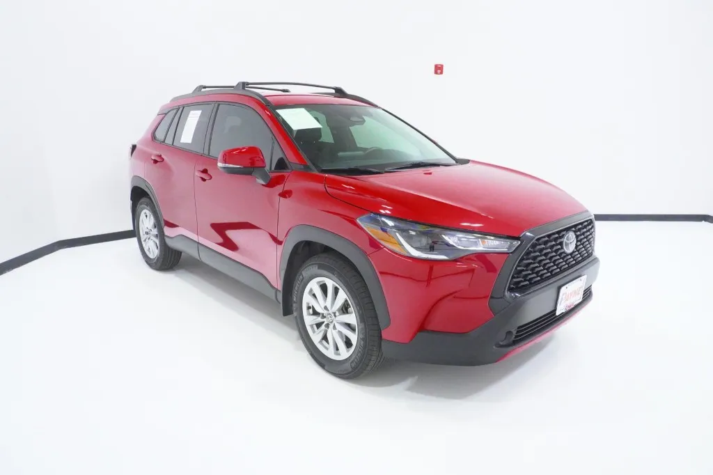 2024 Toyota Corolla Cross LE