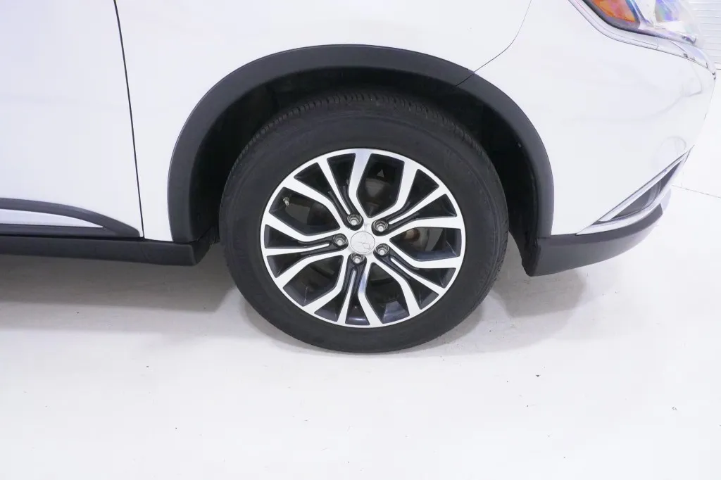 2016 Mitsubishi Outlander ES