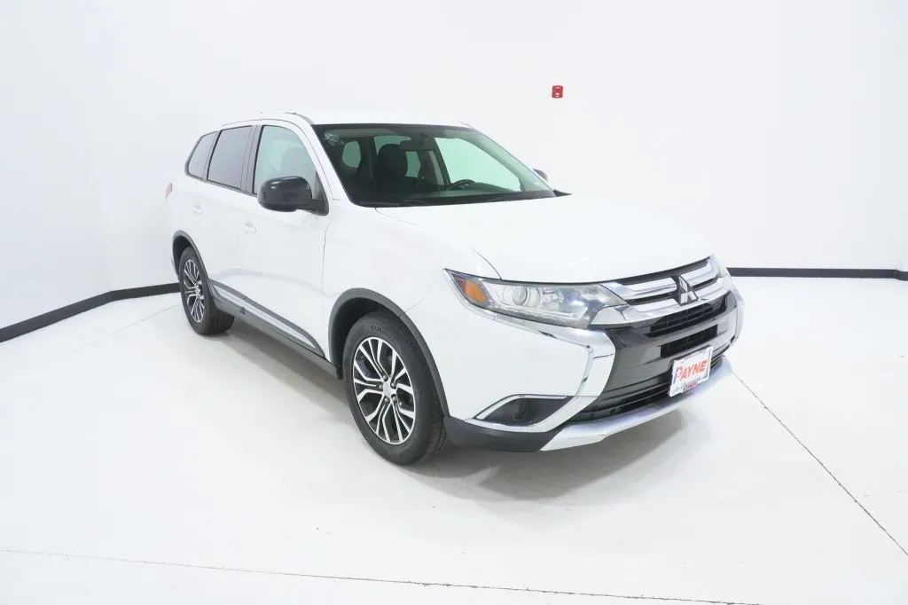 2016 Mitsubishi Outlander ES