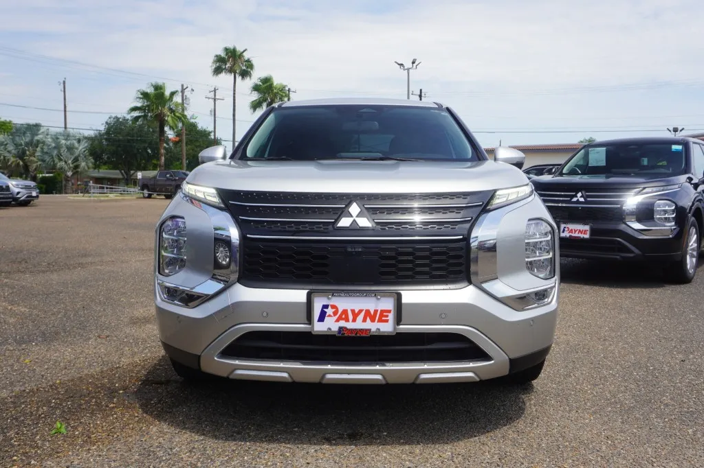 2023 Mitsubishi Outlander SE