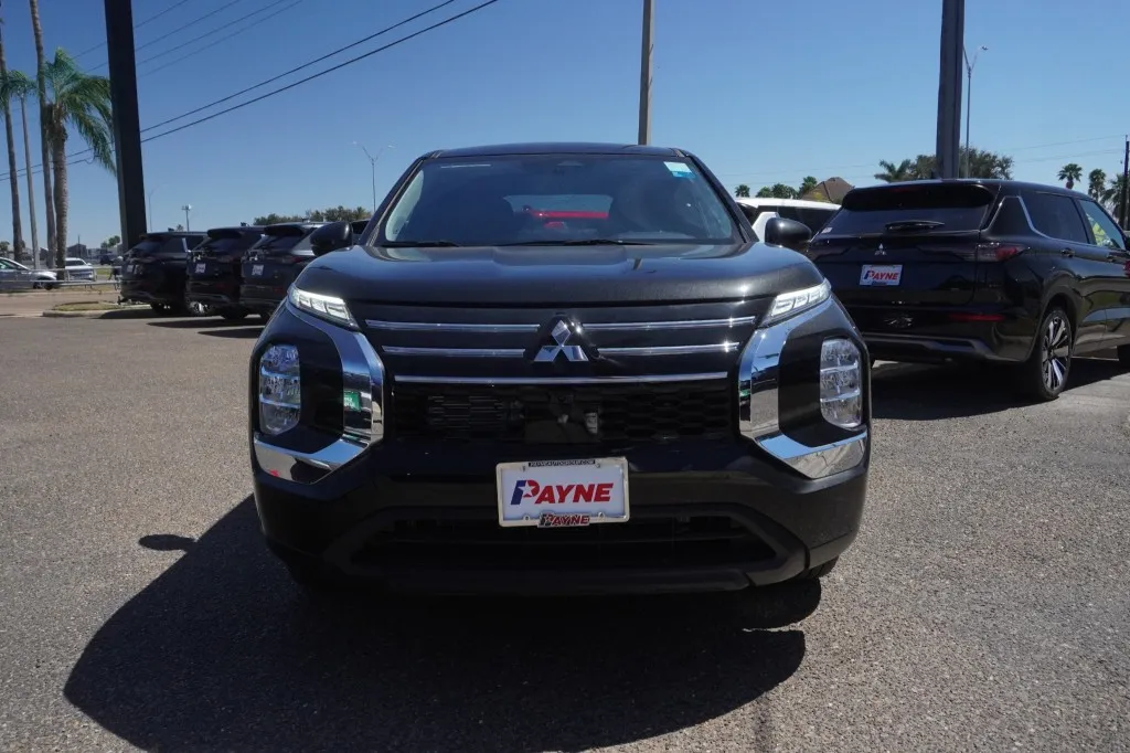 2026 Mitsubishi Outlander ES