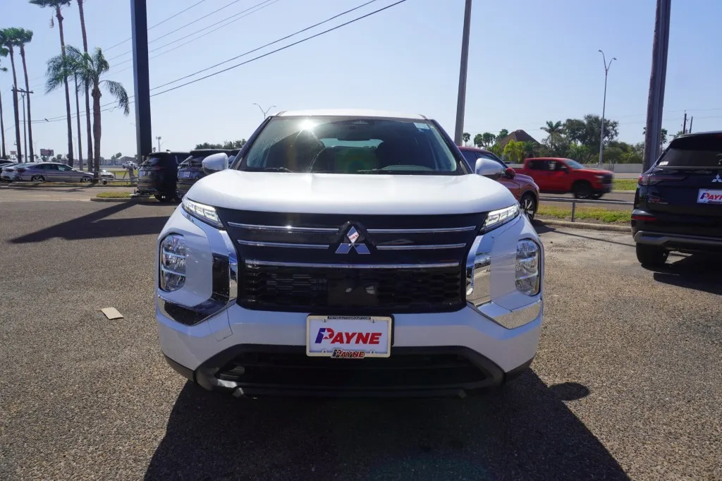 2026 Mitsubishi Outlander ES