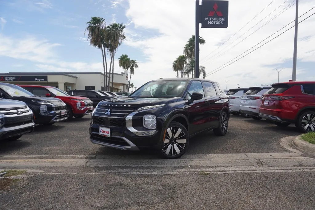 2025 Mitsubishi Outlander SE