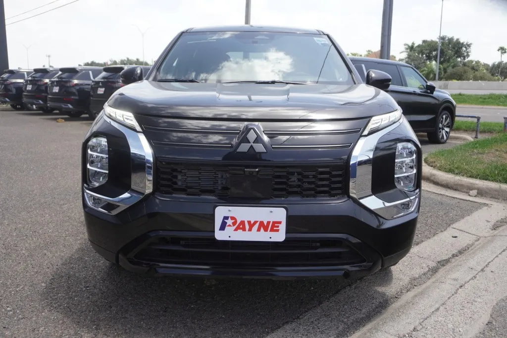 2026 Mitsubishi Outlander SE