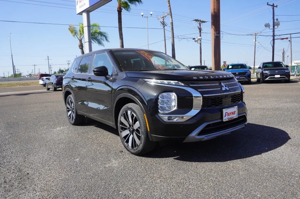 2026 Mitsubishi Outlander SE