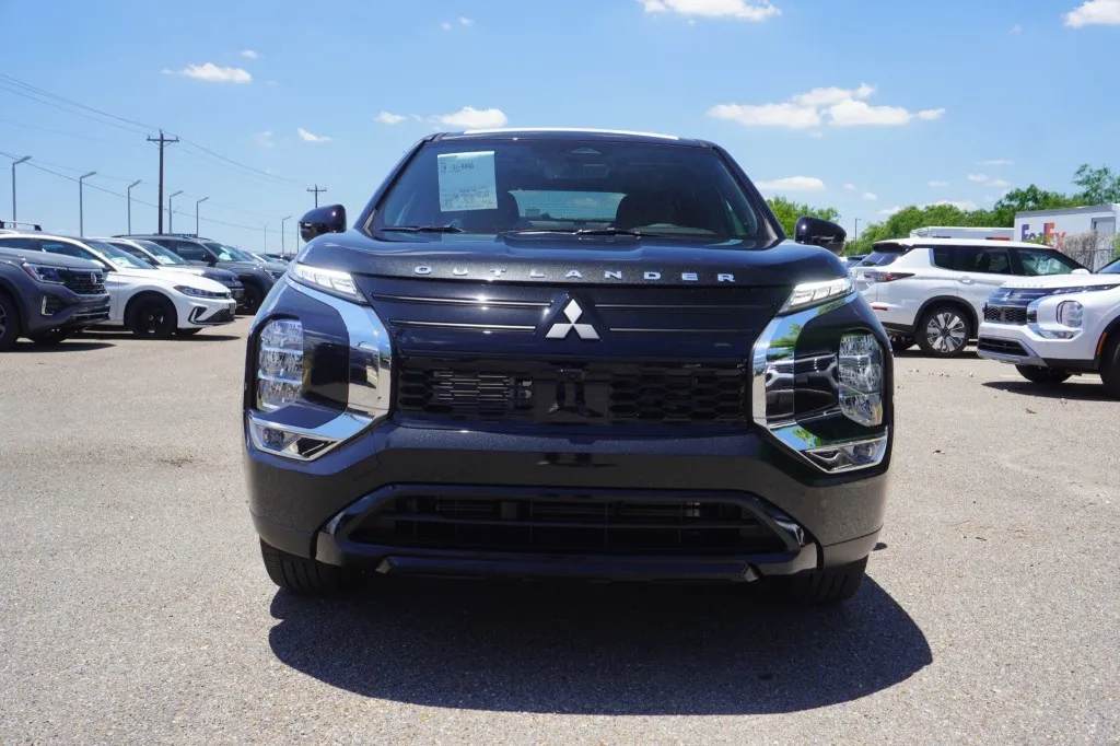 2026 Mitsubishi Outlander SE