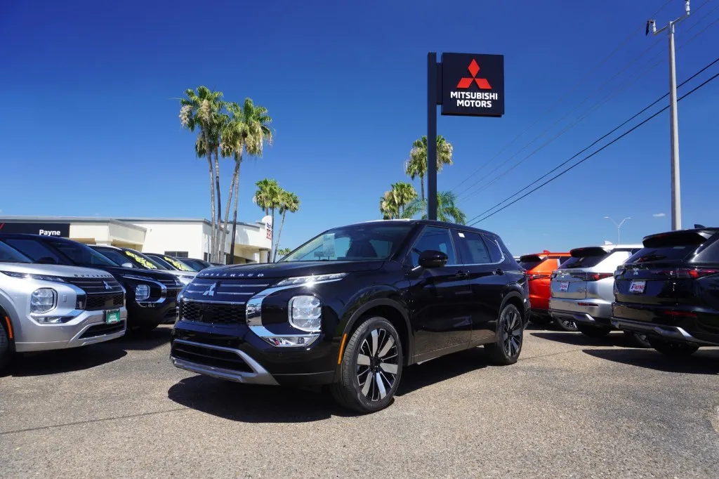 2026 Mitsubishi Outlander SE