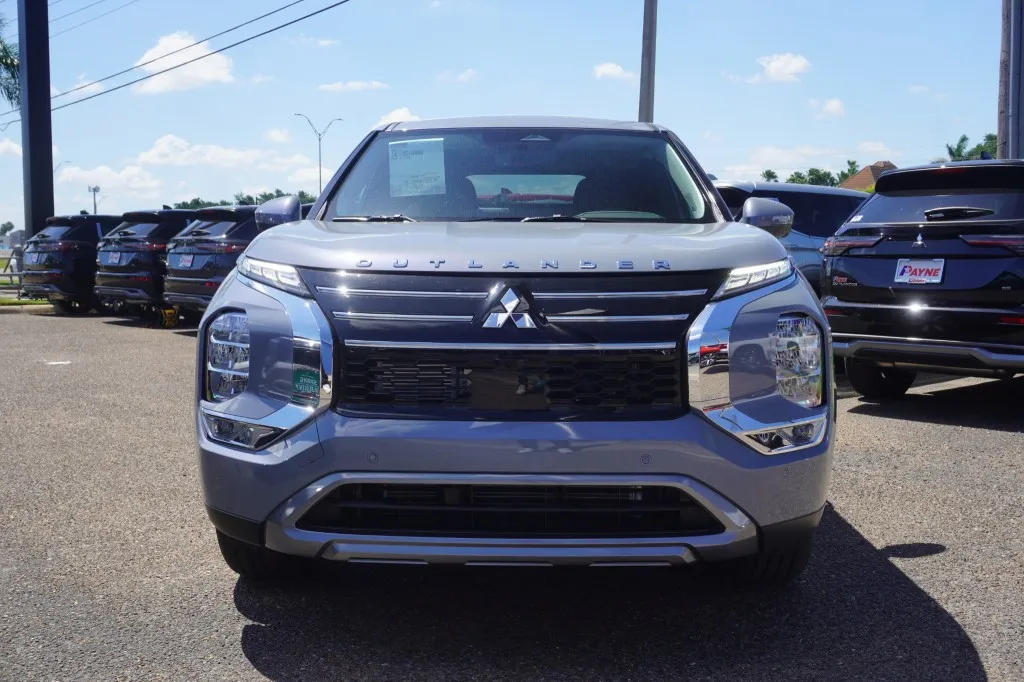 2026 Mitsubishi Outlander SE