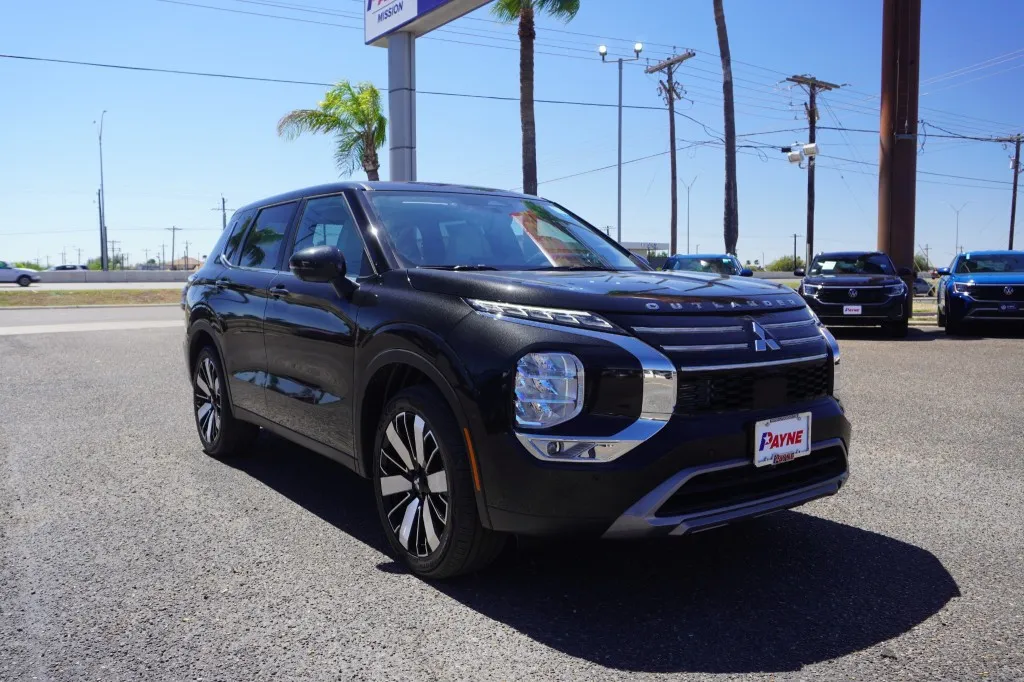 2026 Mitsubishi Outlander SE