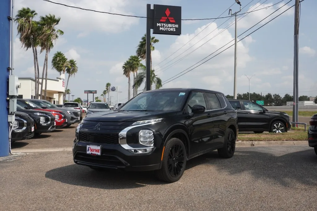 2026 Mitsubishi Outlander SE