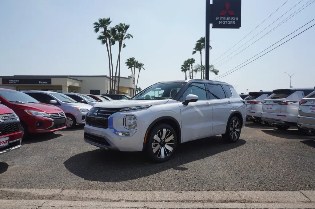 2025 Mitsubishi Outlander SEL