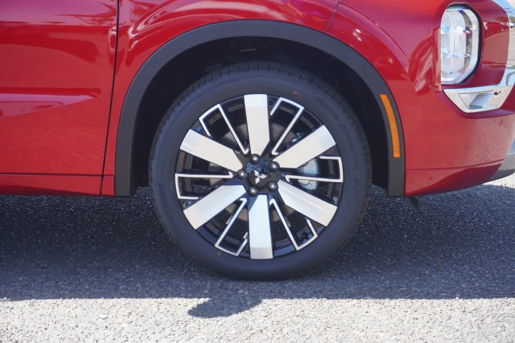 2026 Mitsubishi Outlander SEL
