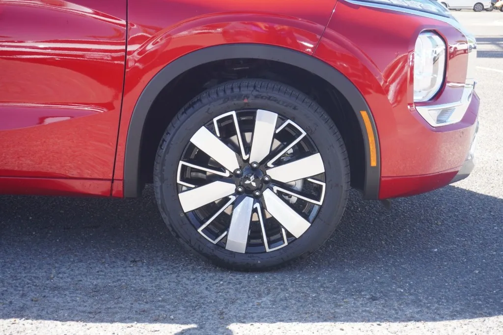 2026 Mitsubishi Outlander SEL