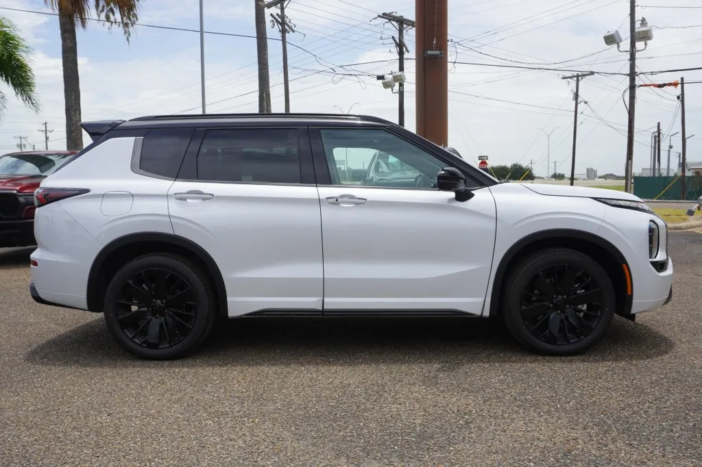 2026 Mitsubishi Outlander SEL