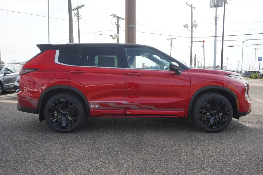 2026 Mitsubishi Outlander SE