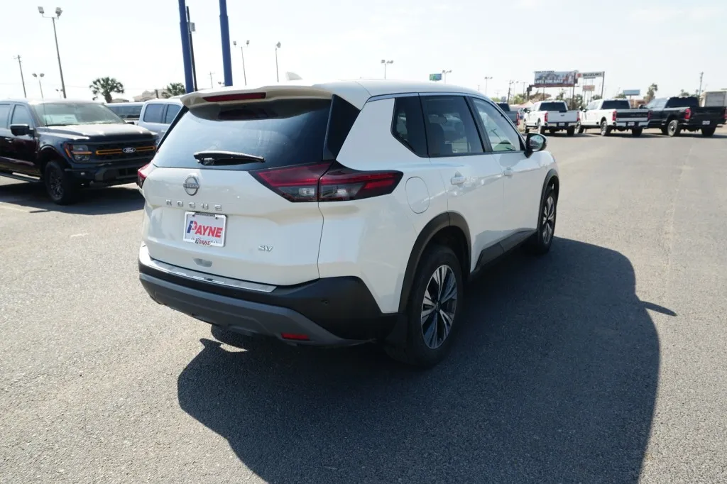 2022 Nissan Rogue SV
