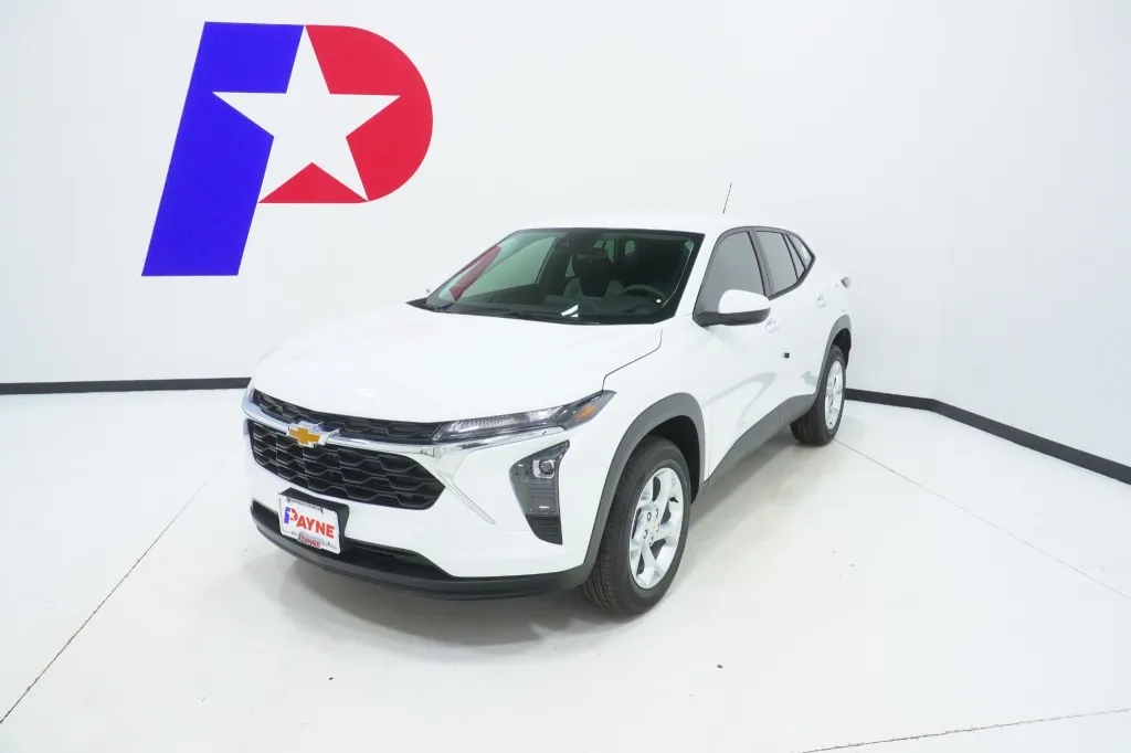 2026 Chevrolet Trax LS's photo