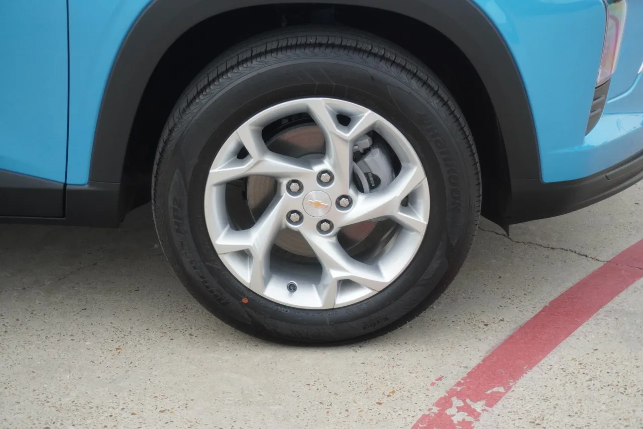 2026 Chevrolet Trax LS - Photo 5