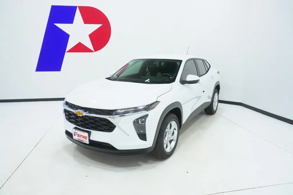 2026 Chevrolet Trax LS's photo