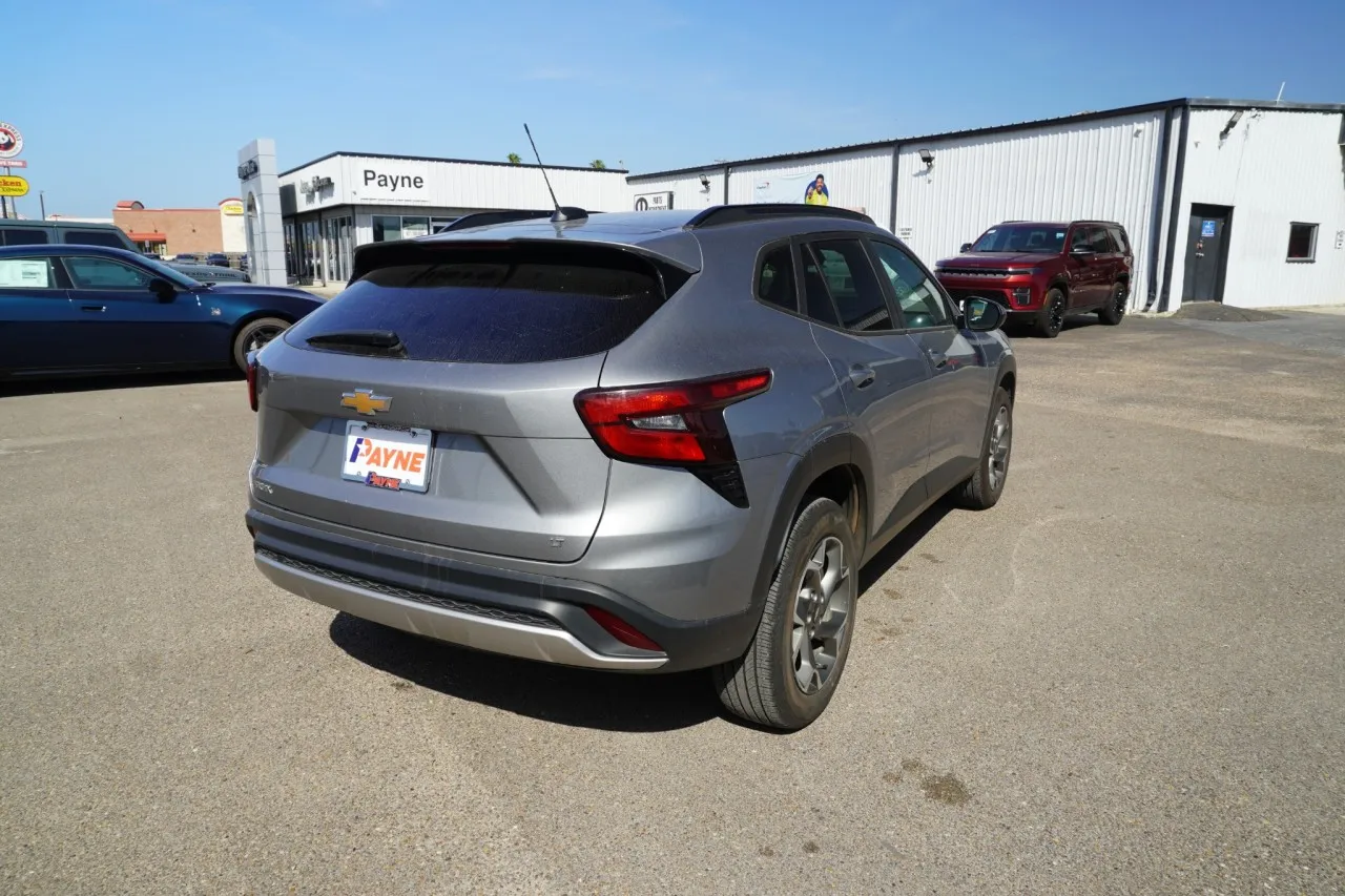 2025 Chevrolet Trax LT