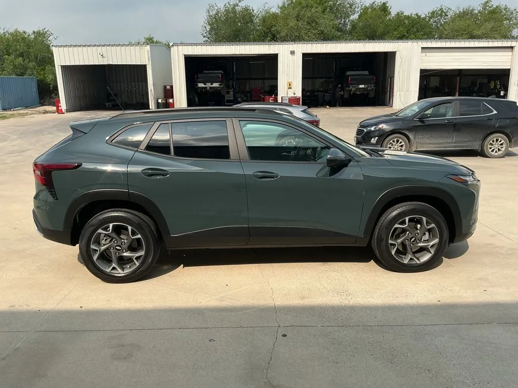 2025 Chevrolet Trax LT