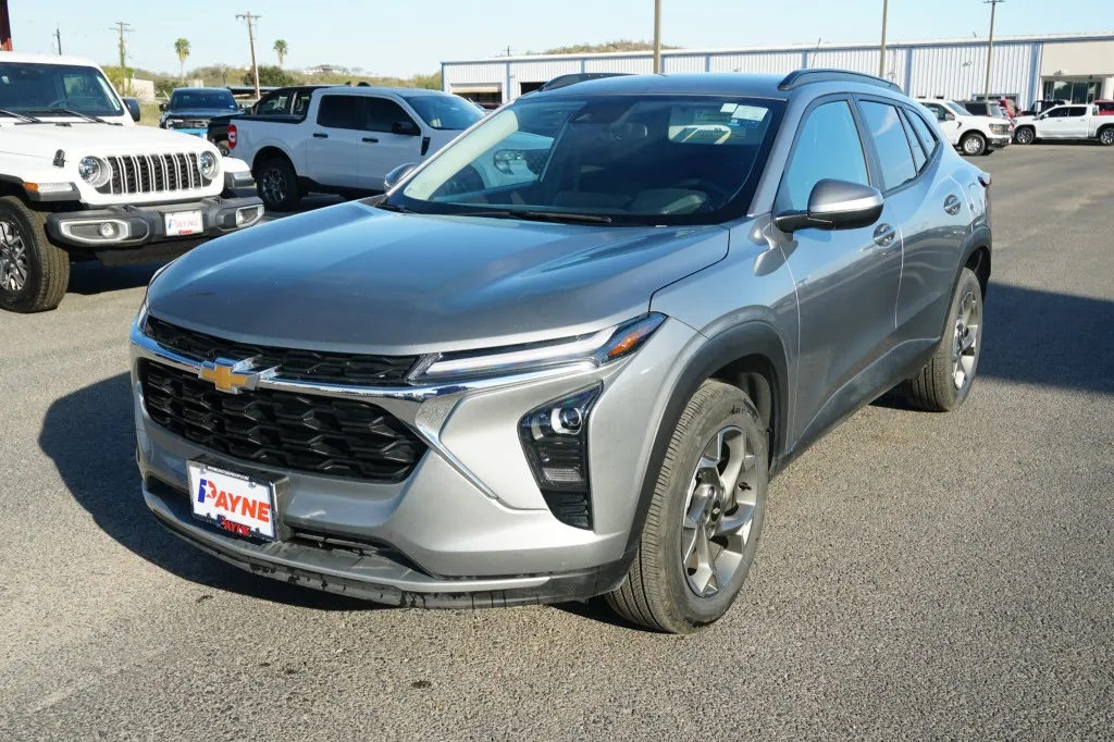 2025 Chevrolet Trax LT's photo