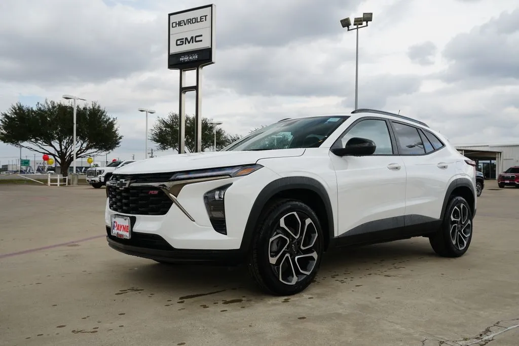 2026 Chevrolet Trax RS's photo