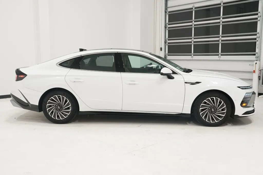 2025 Hyundai Sonata Hybrid Limited