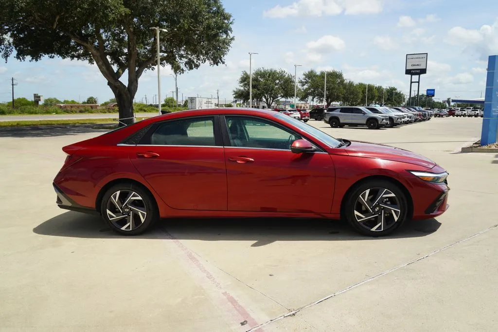 2024 Hyundai Elantra Limited