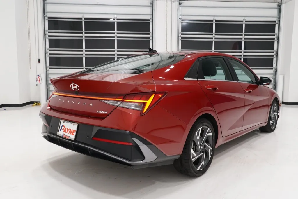 2024 Hyundai Elantra Limited