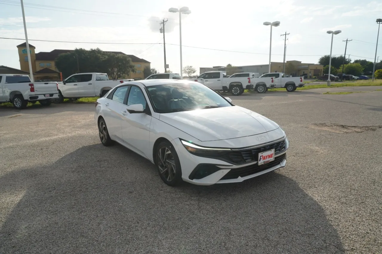 2024 Hyundai Elantra Limited