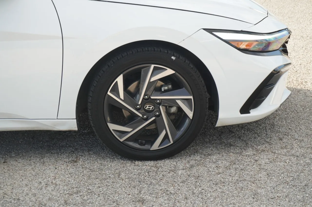 2024 Hyundai Elantra Limited