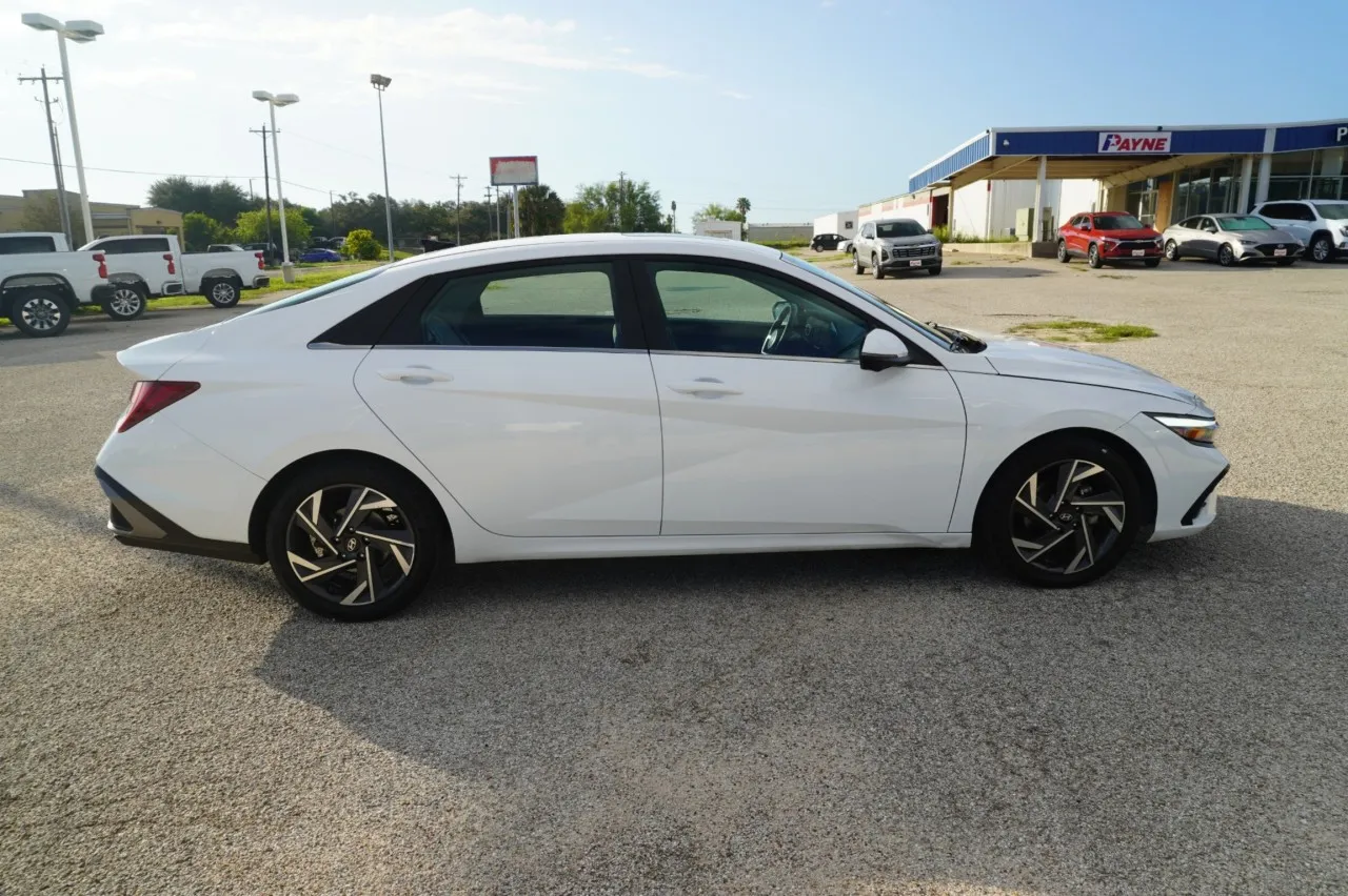 2024 Hyundai Elantra Limited