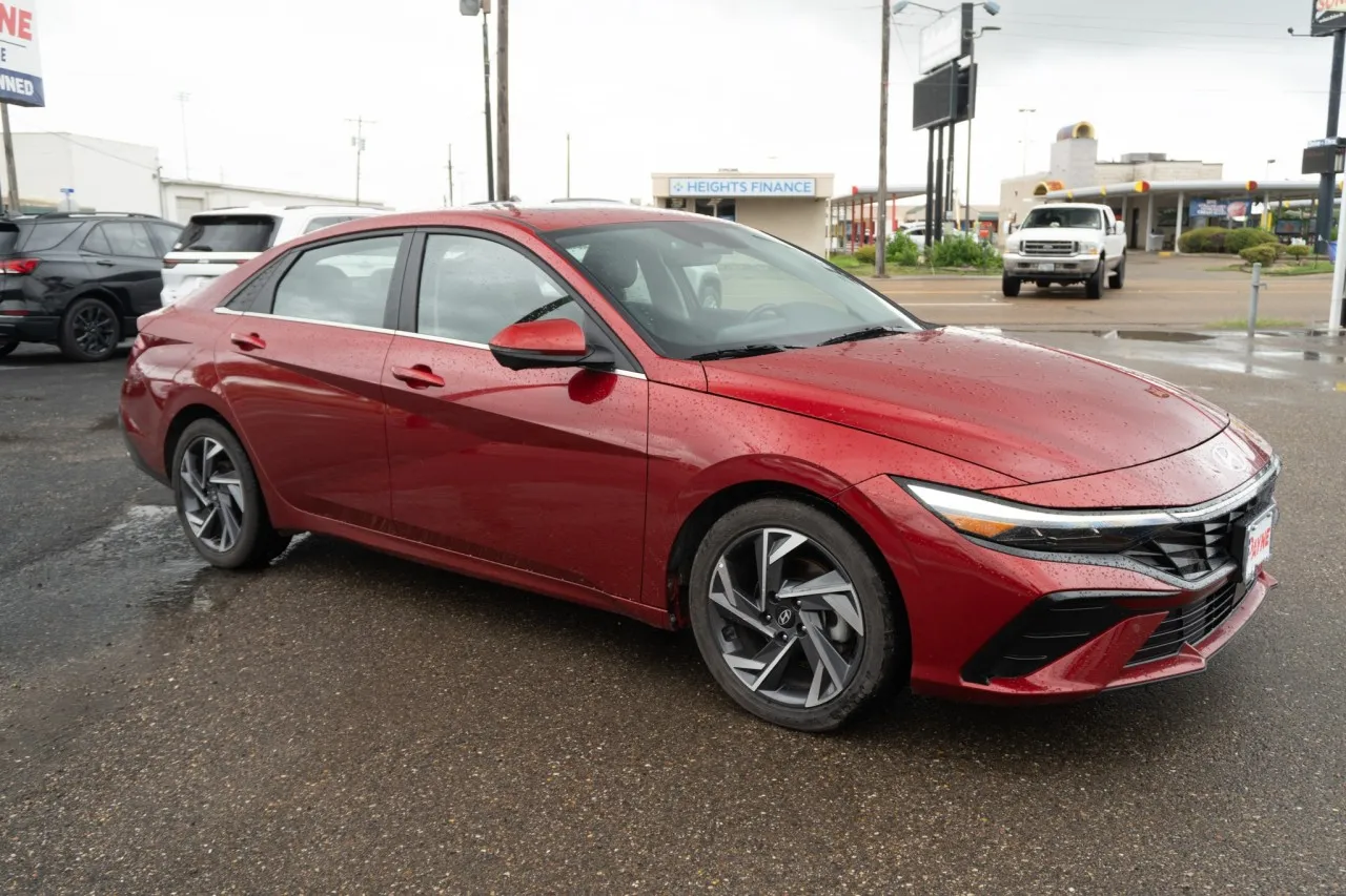 2024 Hyundai Elantra Limited