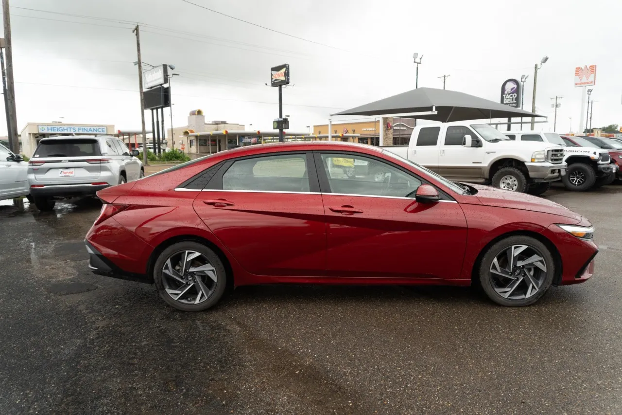 2024 Hyundai Elantra Limited