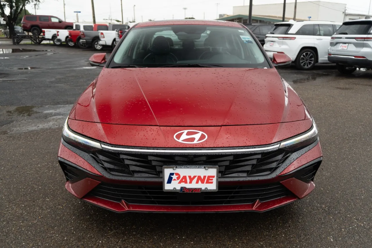 2024 Hyundai Elantra Limited