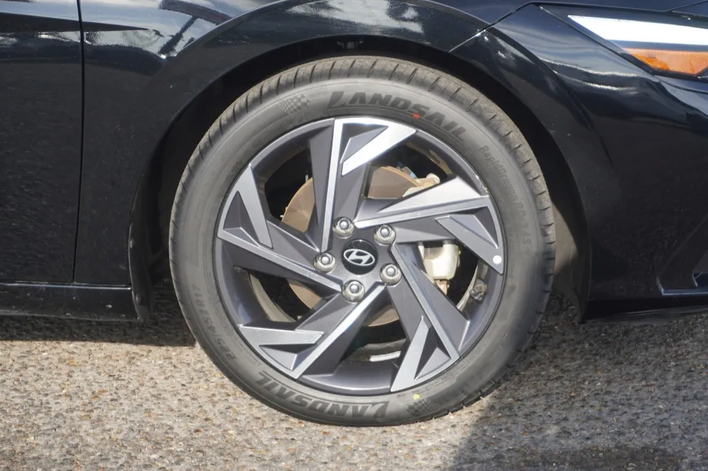 2024 Hyundai Elantra Limited