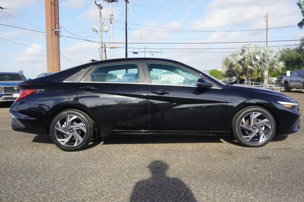2024 Hyundai Elantra Limited
