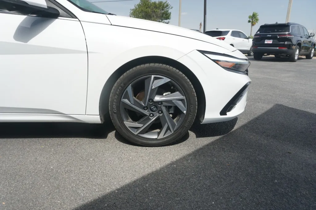 2024 Hyundai Elantra Limited
