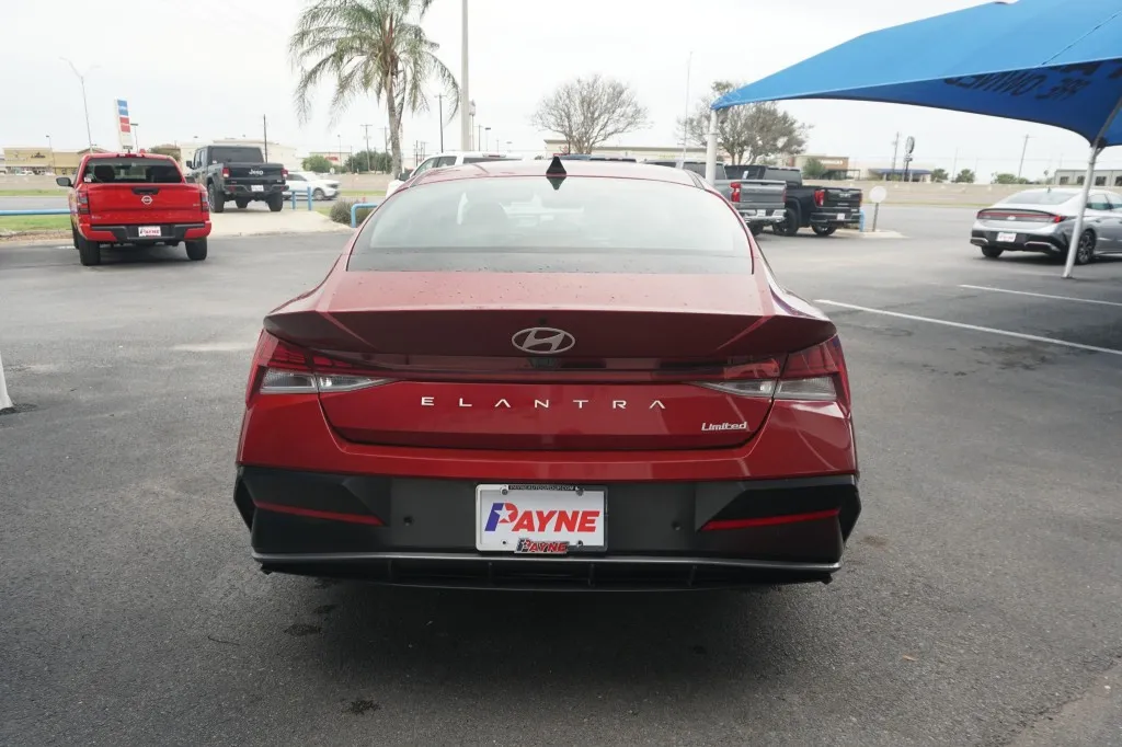 2024 Hyundai Elantra Limited